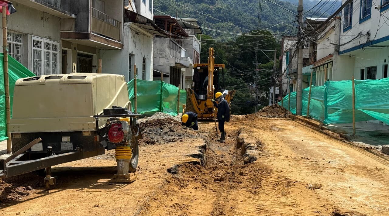 Inician obras de recuperación vial en el barrio Pueblo Nuevo