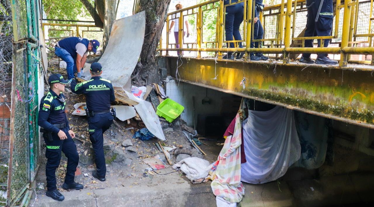 Recuperan espacio público en Metaima tras desmantelar cambuches en la zona