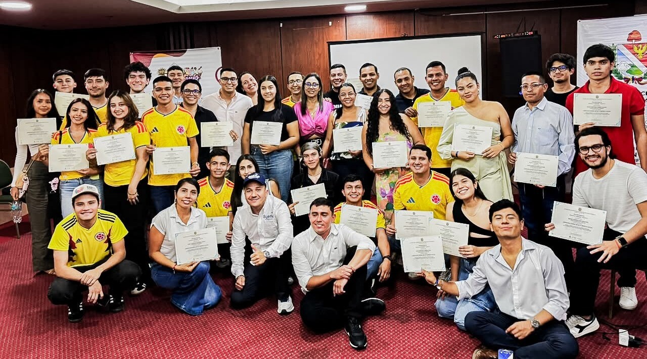 ESAP certifica a nuevos líderes juveniles en Tolima