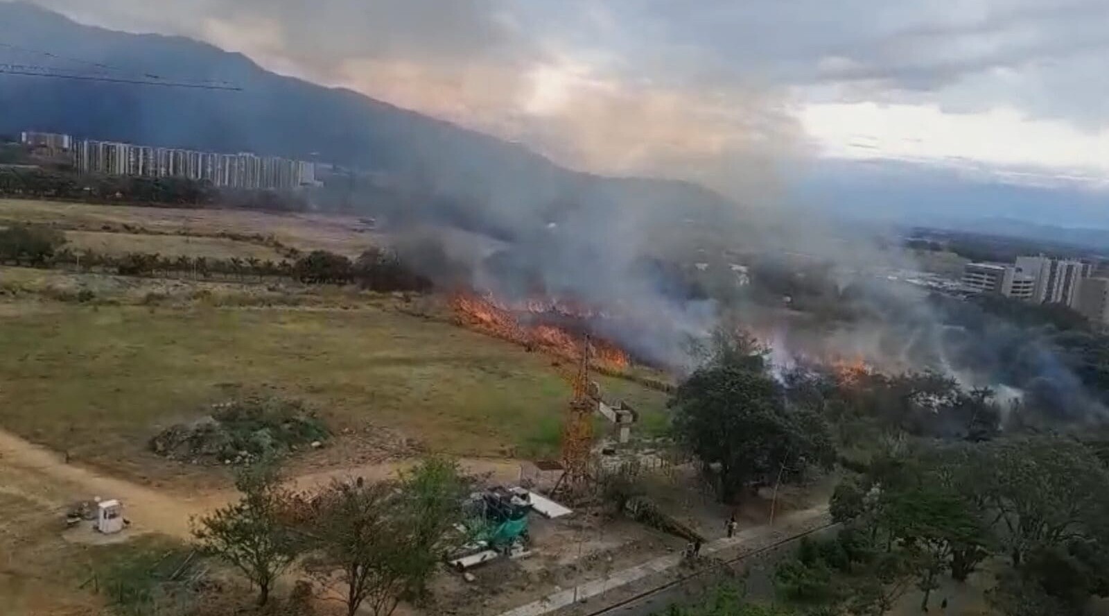 ¡Urgente! Incendio forestal en el sector de La Samaria en Ibagué