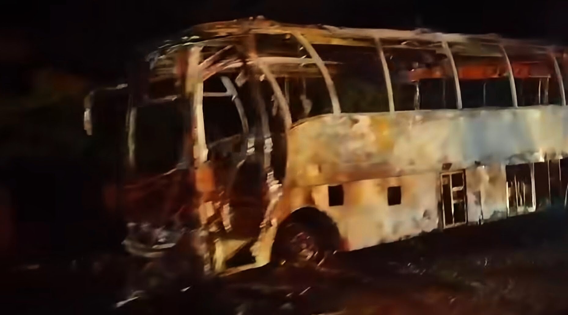 Bus escolar se incendió cerca de Chinauta