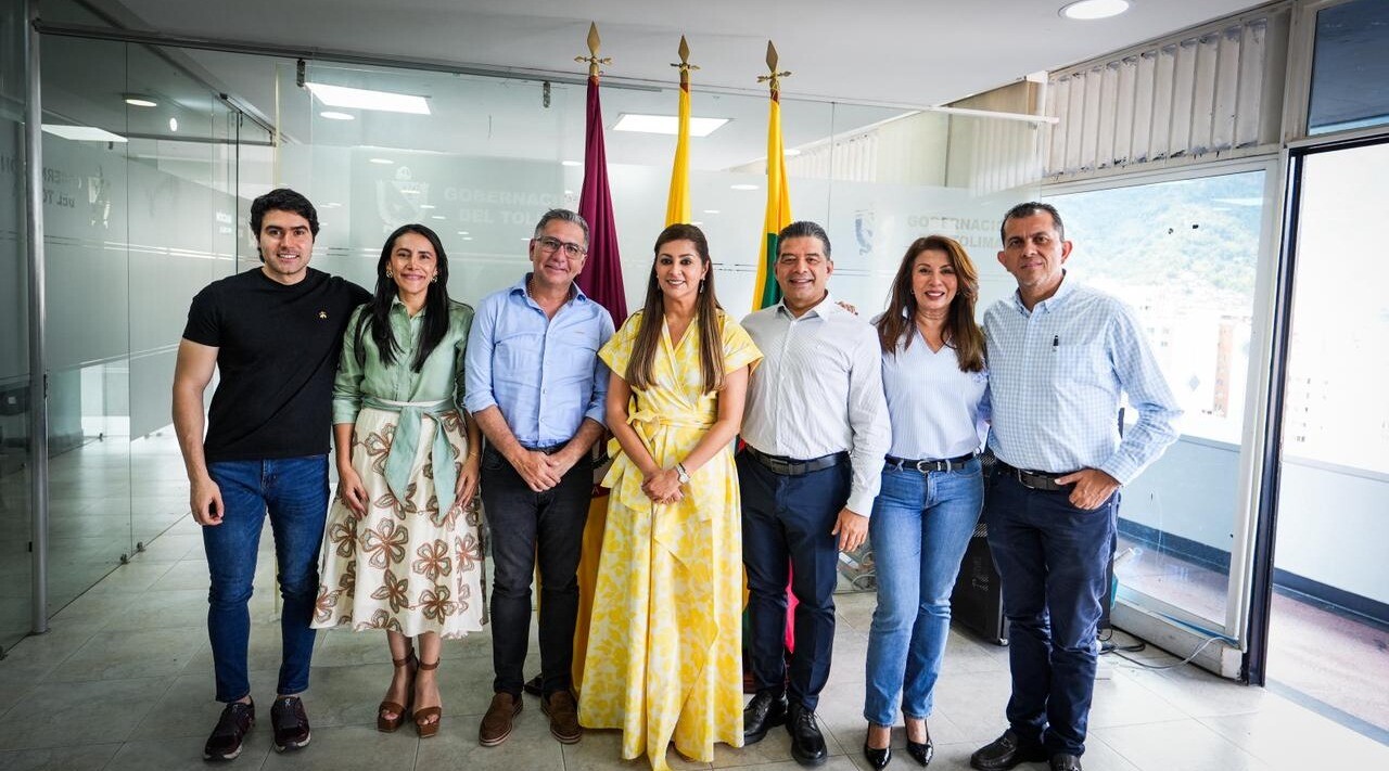 Gobernación y congresistas del Tolima analizan crisis por incendios y violencia