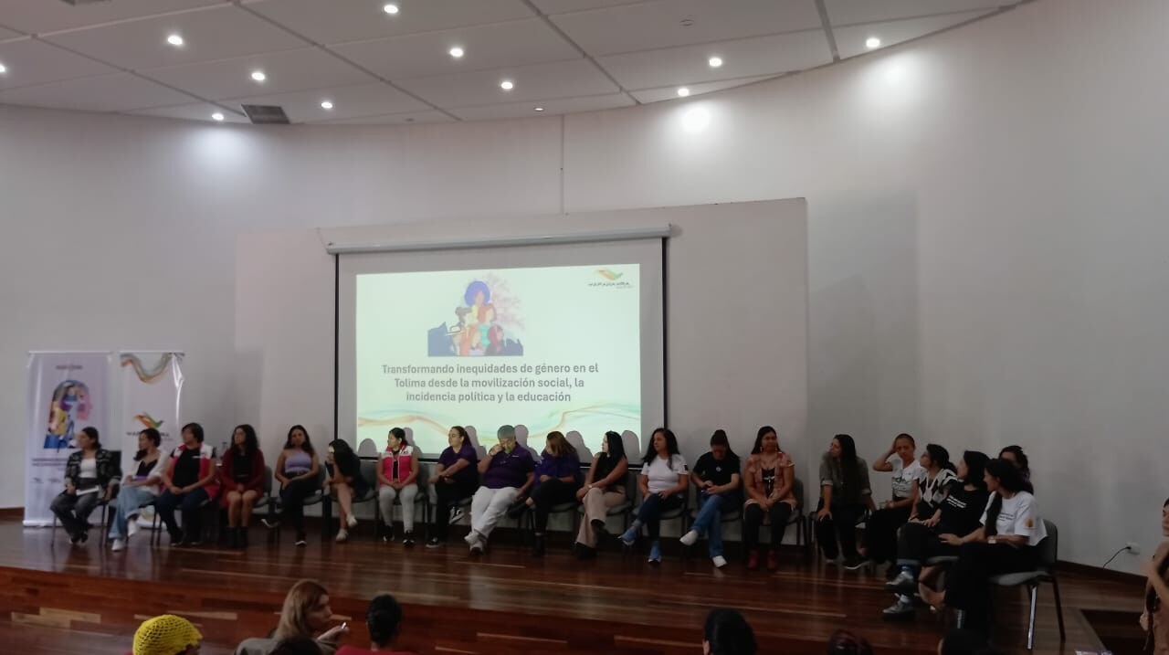 Mujeres que transforman sus territorios a través del arte, la comunicación y la organización