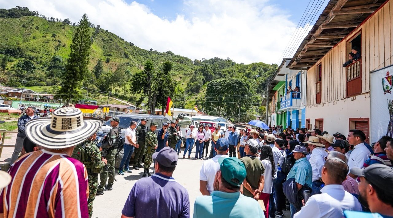 Inician obra de gasificación rural para 13 veredas en Rovira