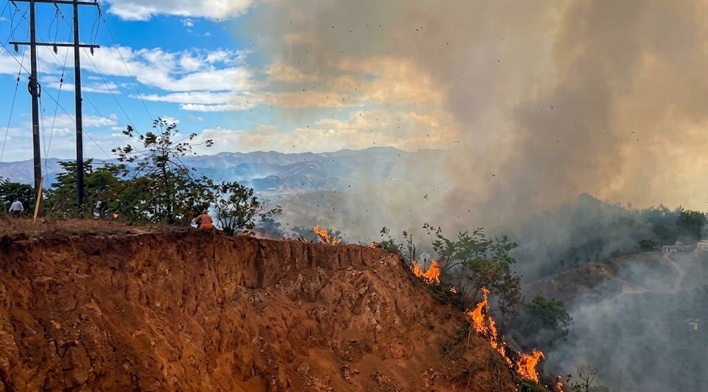 Grave emergencia en Chaparral por incendios forestales