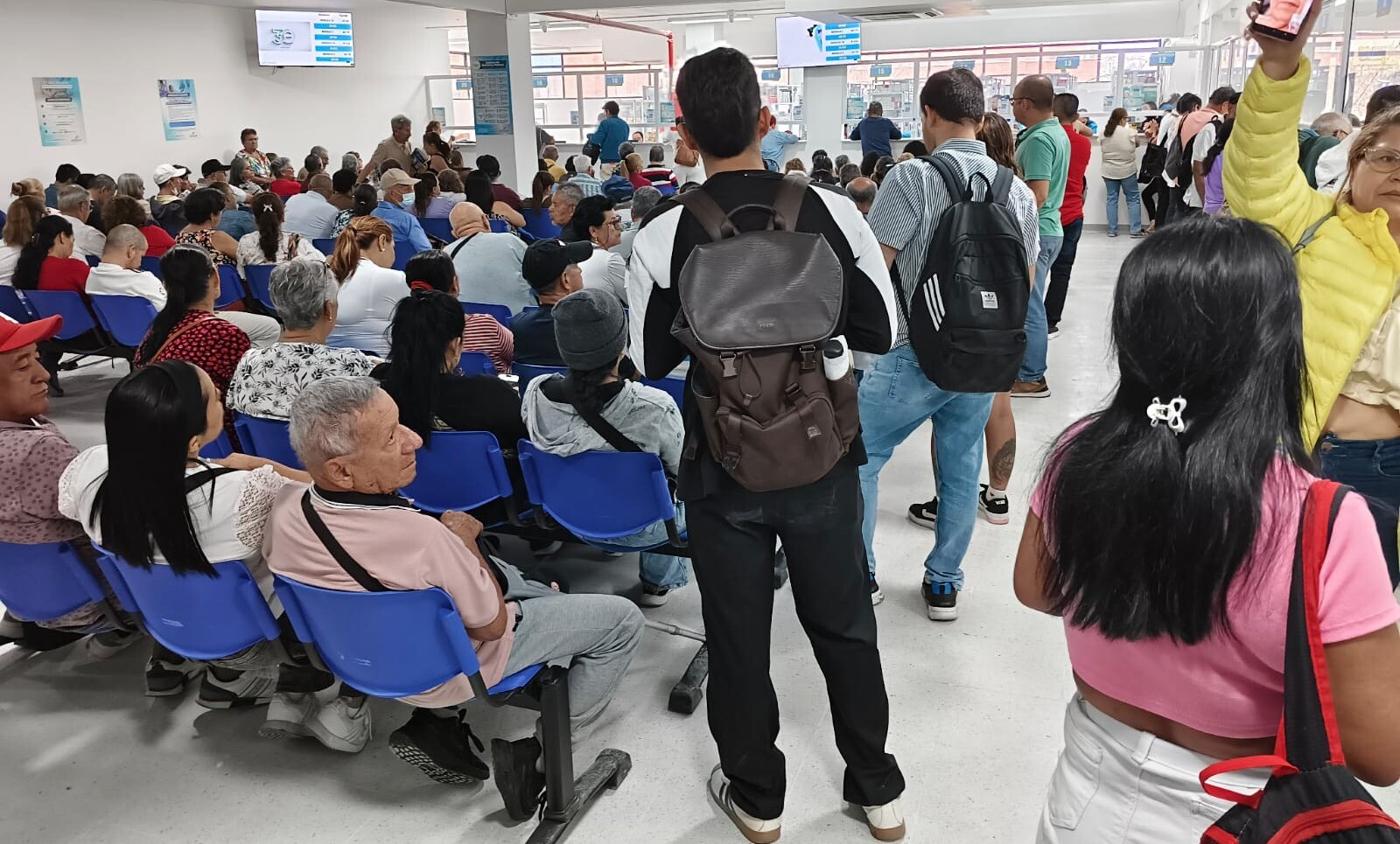 Disfarma atenderá las 24 horas a usuarios de Sanitas EPS