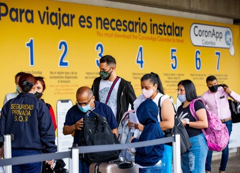 Despídase del tapabocas obligatorio en aeropuertos y aviones
