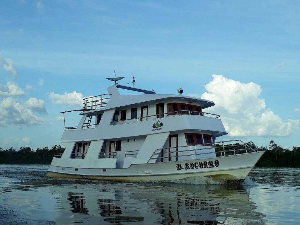 Barco Hotel - Amazônia - Navegue por águas amazônicas com conforto e muita pescaria 
