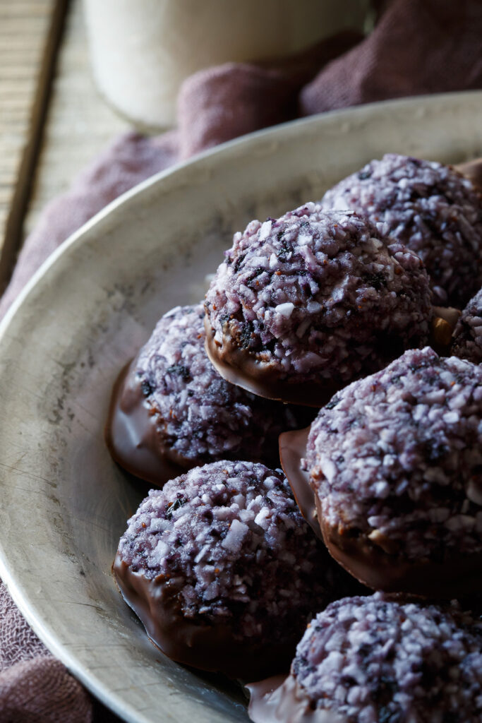 Paleo Blueberry Chocolate Macaroons Picture