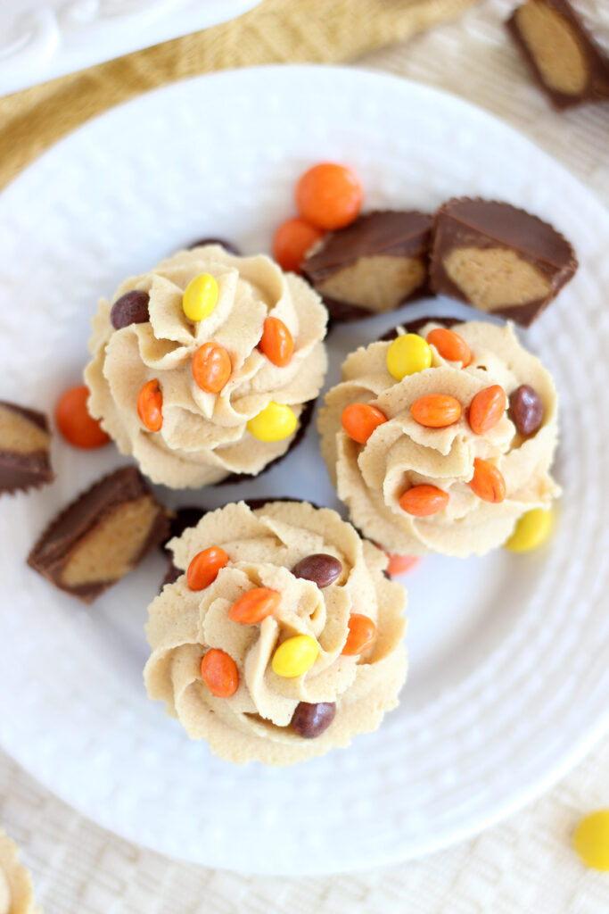 Peanut Butter Cup Brownie Cups Pic