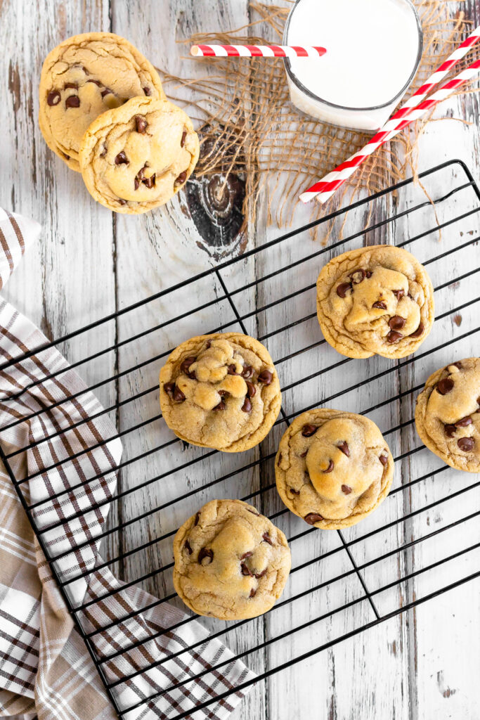 Easy Chocolate Chip Cookies Image