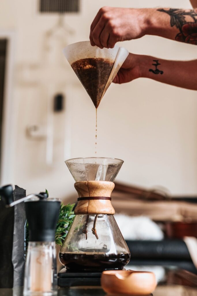 How to Brew Coffee with a Chemex Image
