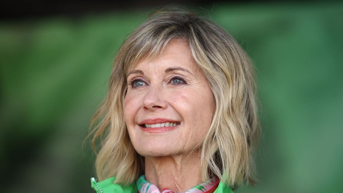 Olivia Newton-John, Legendary Grease Actress and Singer, Dead at 73 ...