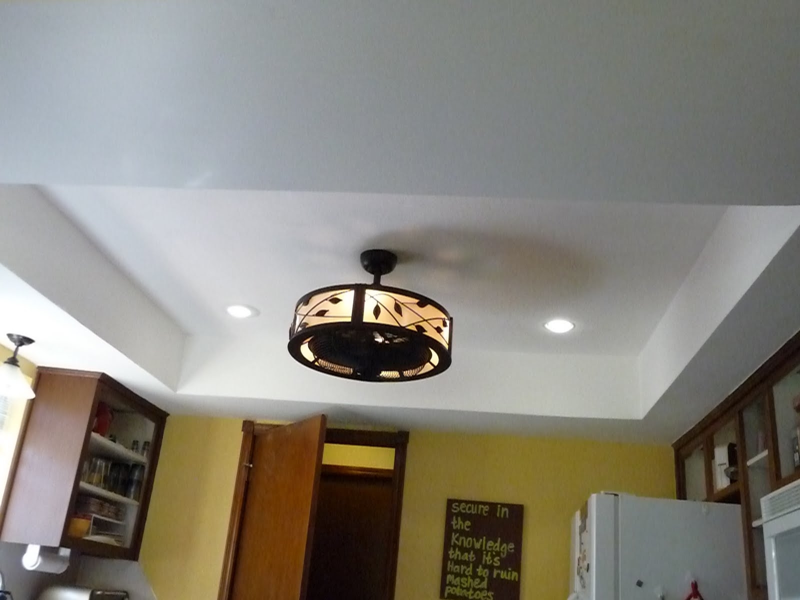 Fluorescent Light Fixtures For Kitchen Ceilings