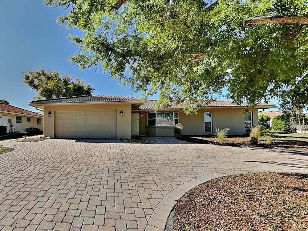 122 VAN DYCK DR