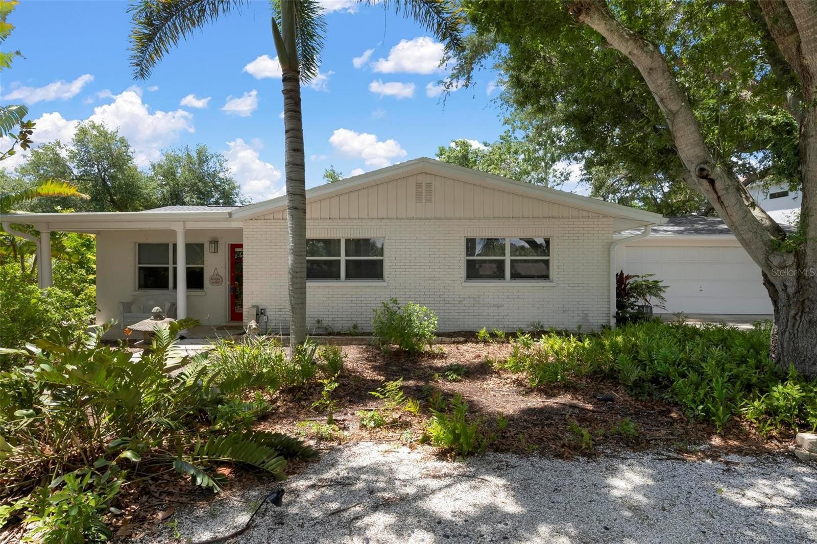 417 BAYCREST DR