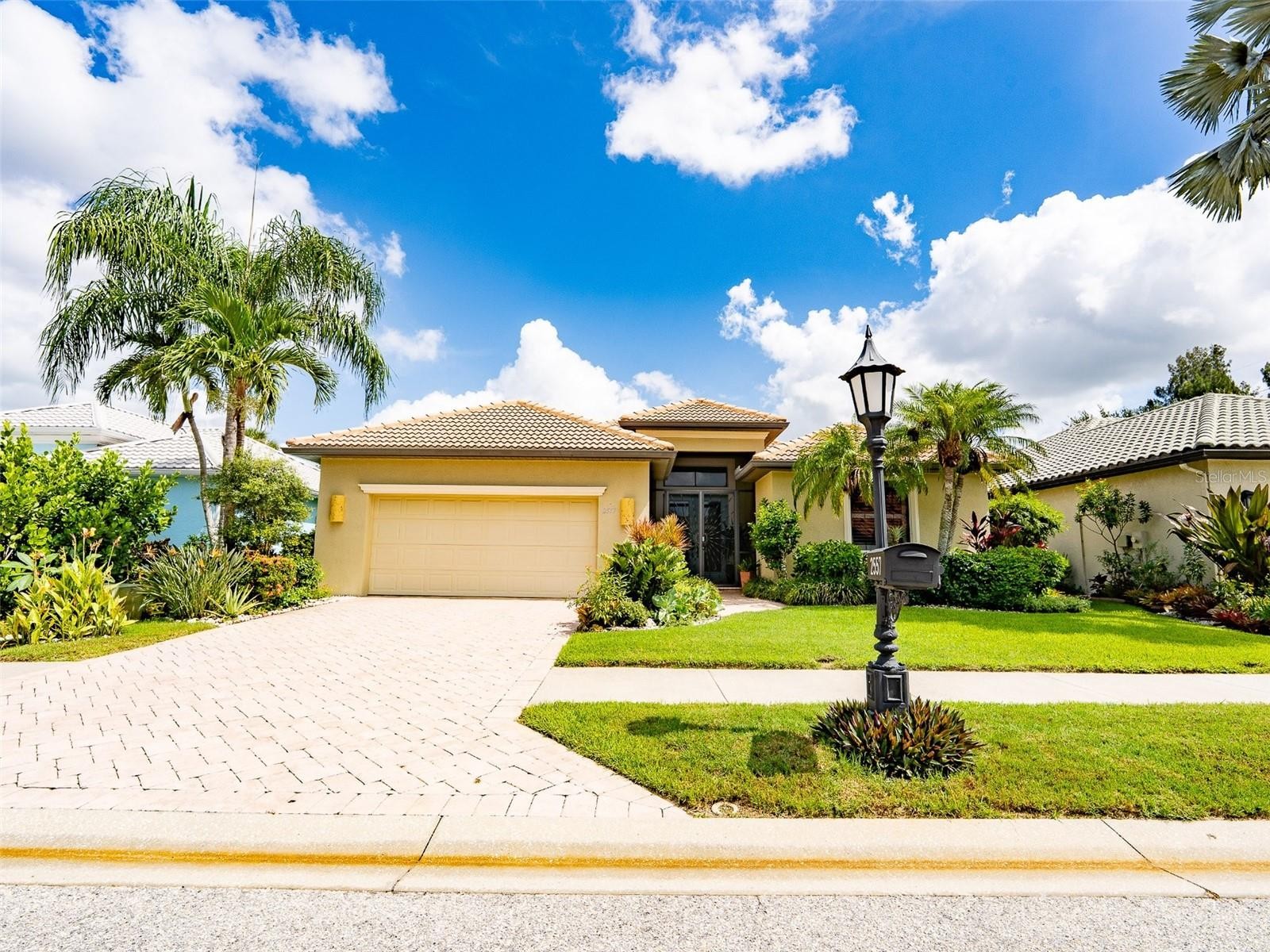 2557 MARBLEHEAD DR