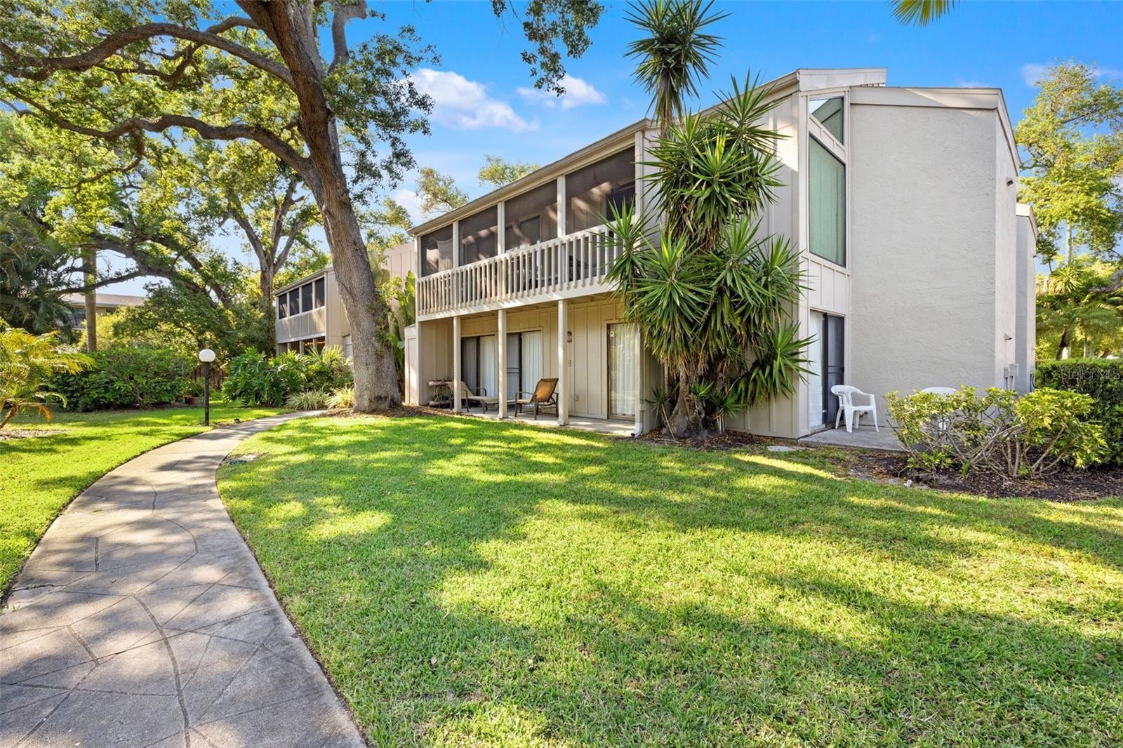 2200 BAHIA VISTA ST #B8