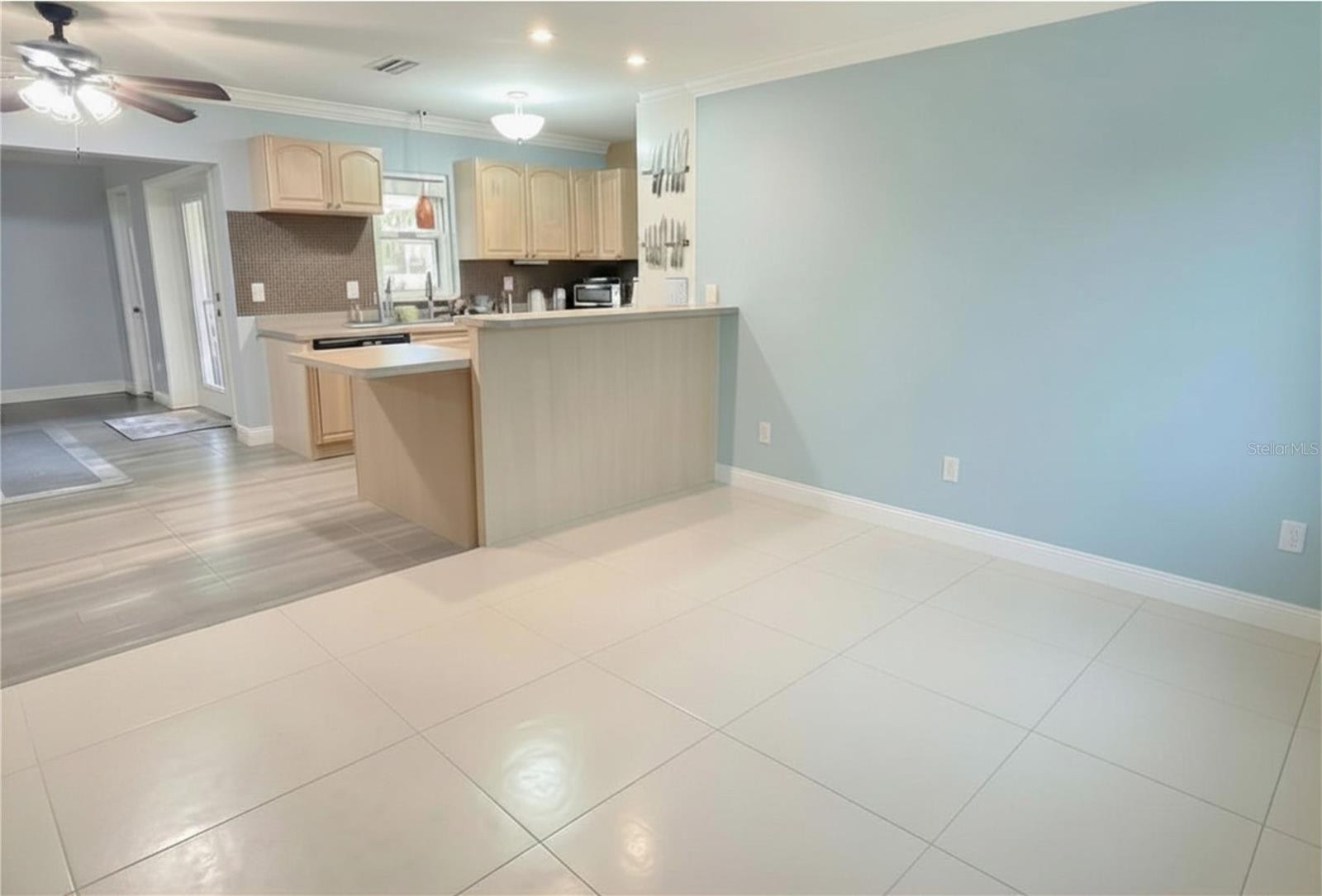 2143 AMANDA DR
