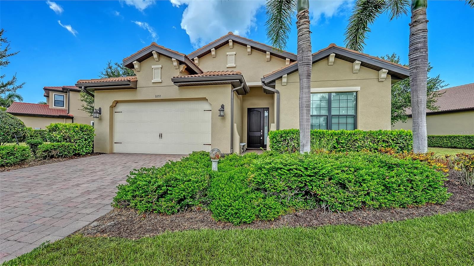 1051 BRADBERRY DR
