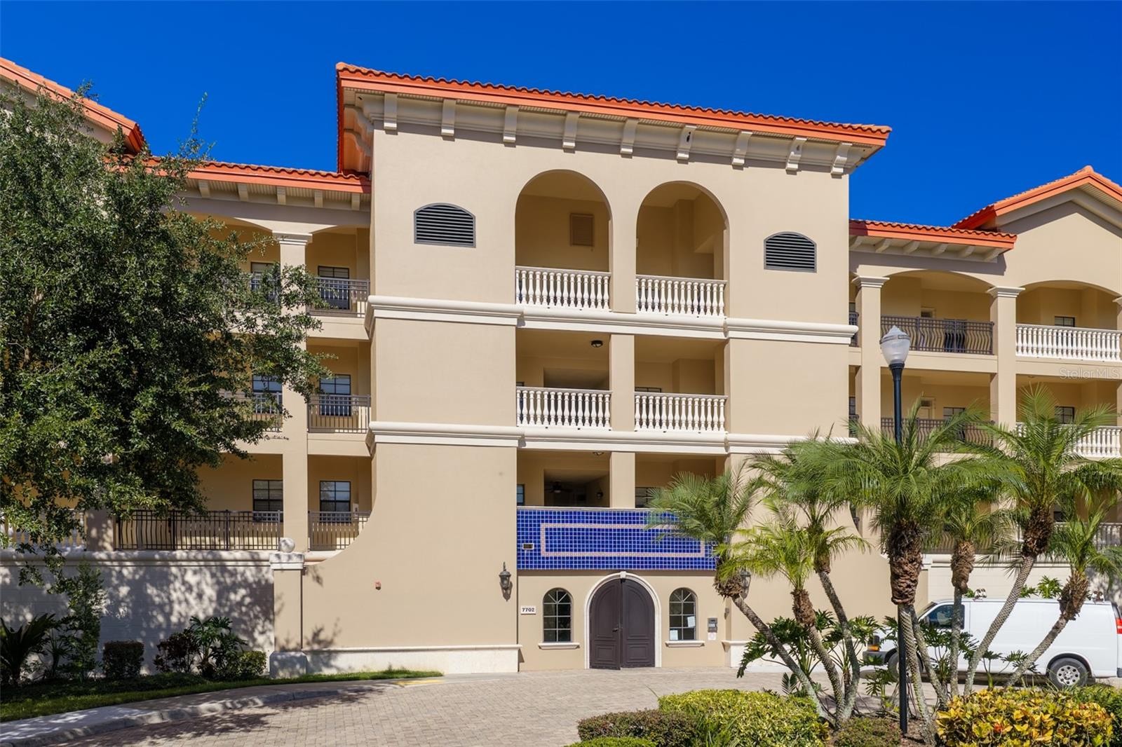 7702 LAKE VISTA CT #303