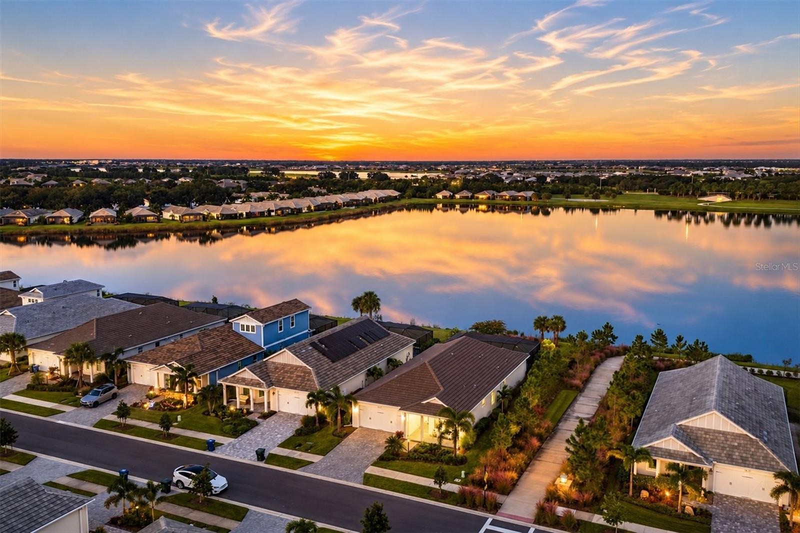 1104 WATERLINE CT