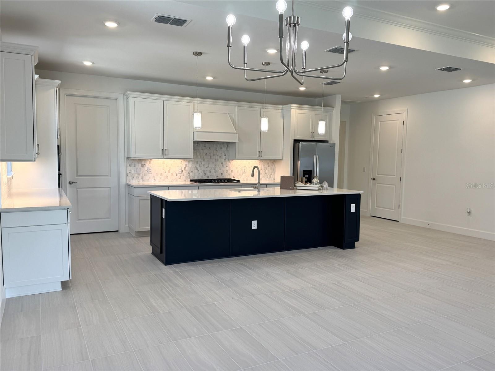 1832 SILVER SHORES BLVD