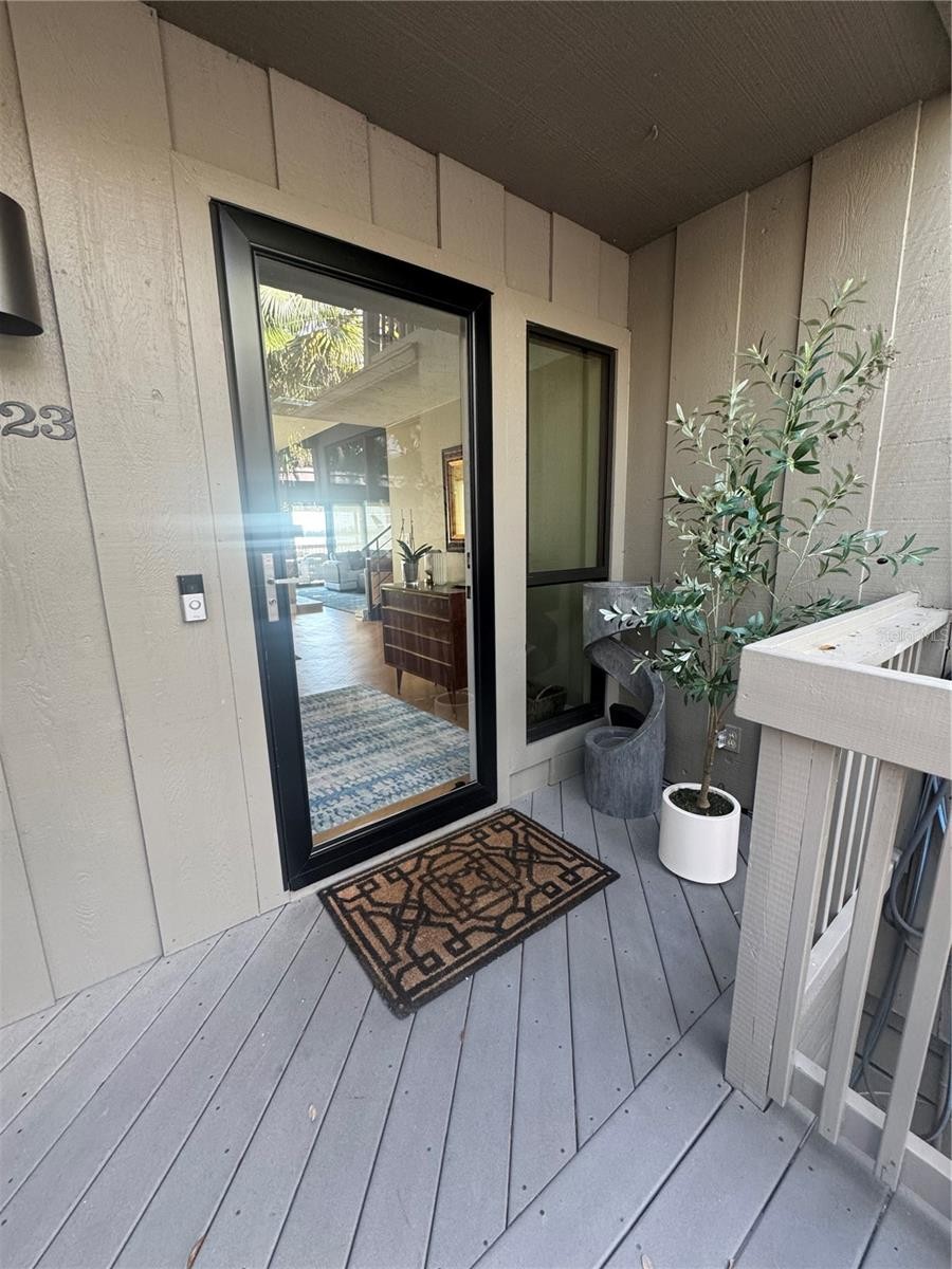 1323 LANDINGS DR #12