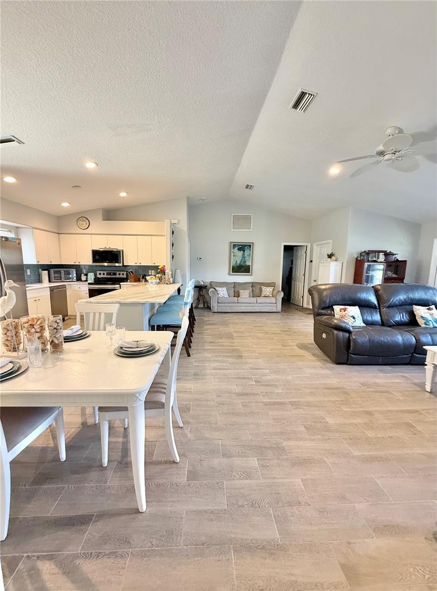 1317 BARBARA DR