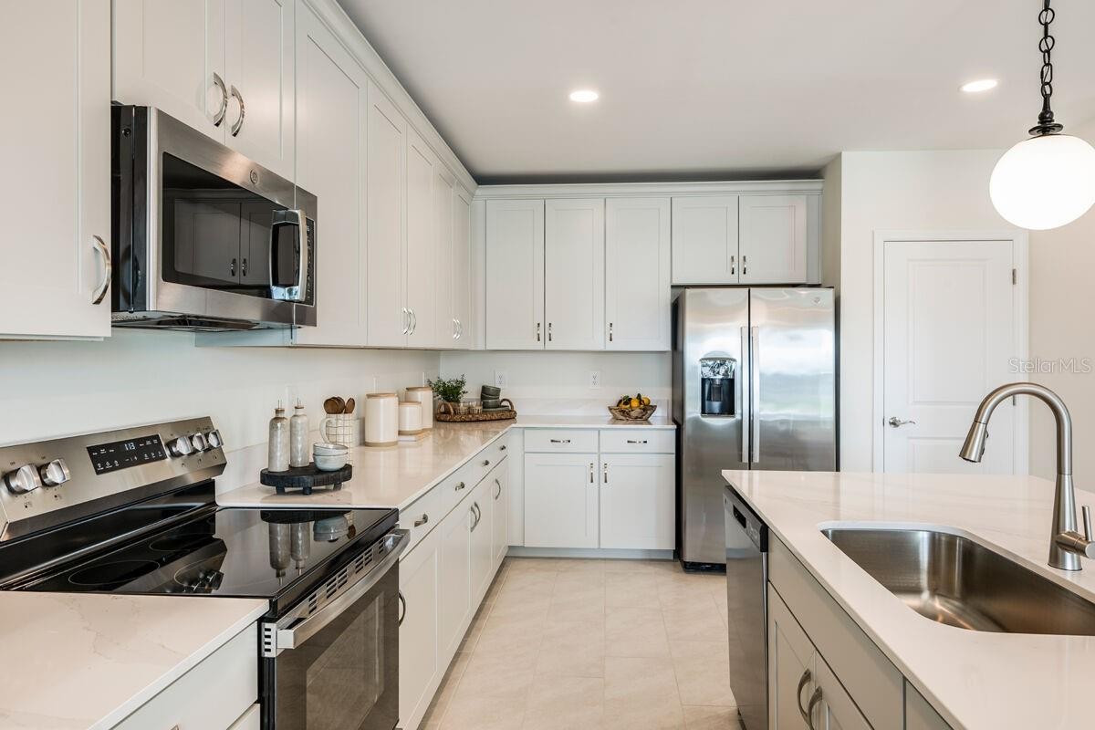 9617 VIBRANT LN