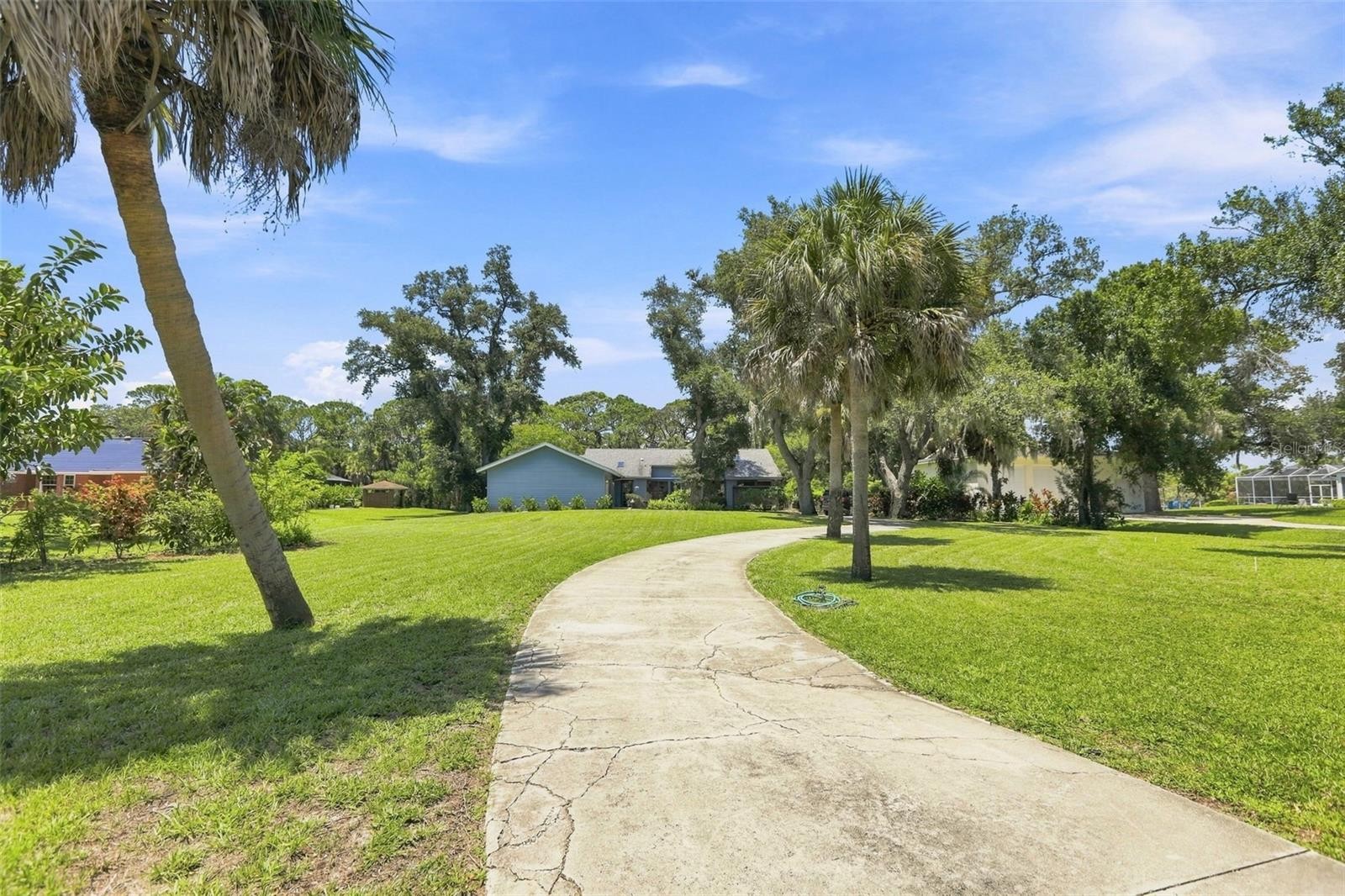 881 PINTO CIR