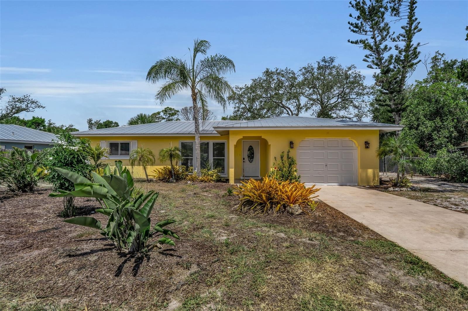 355 MCARTHUR AVE