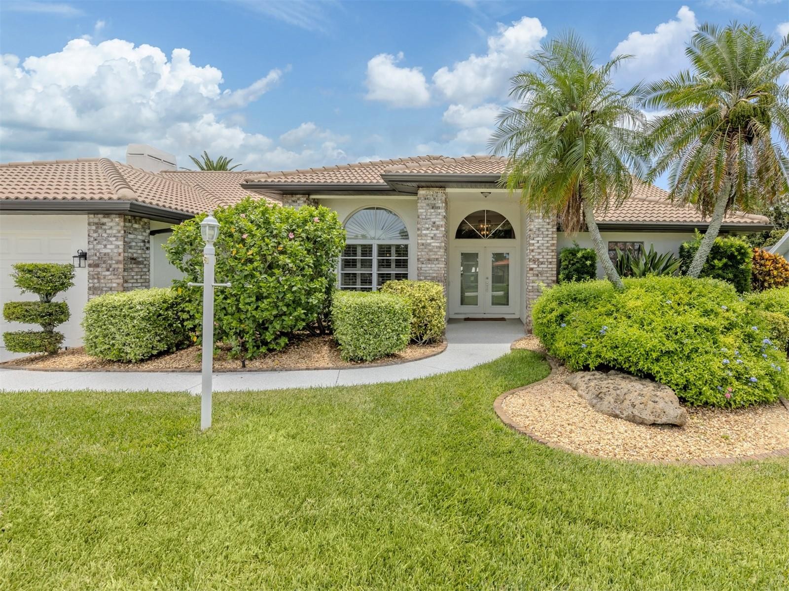 1428 GLENEAGLES DR