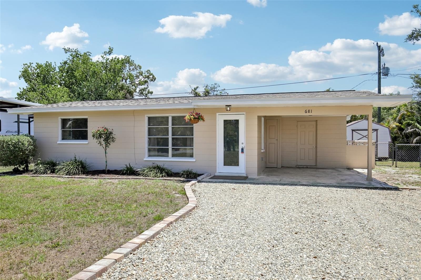 681 PALMETTO DR
