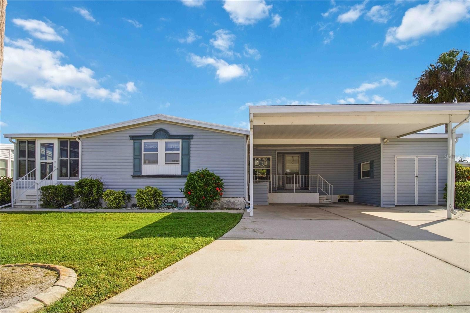8476 IMPERIAL CIR
