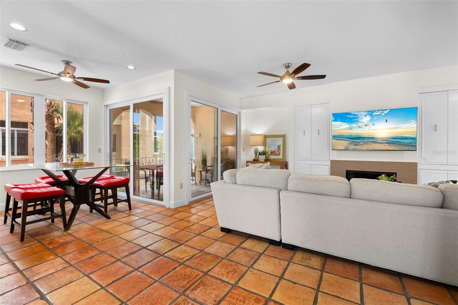 306 BEACH RD #306