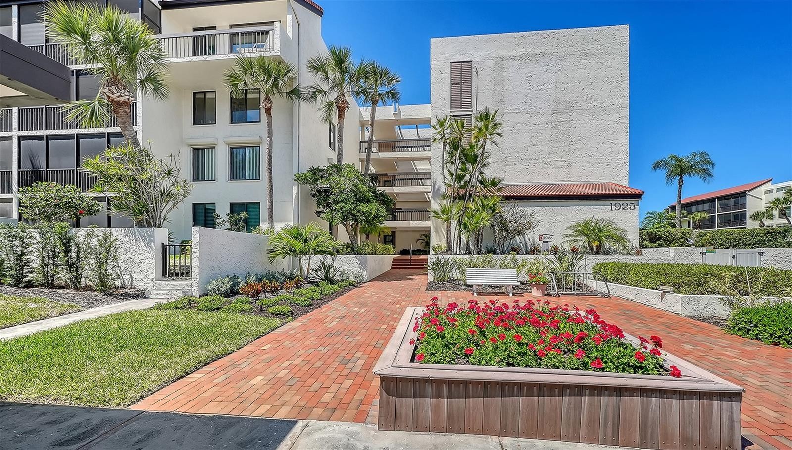 1925 GULF OF MEXICO DR #G8-302