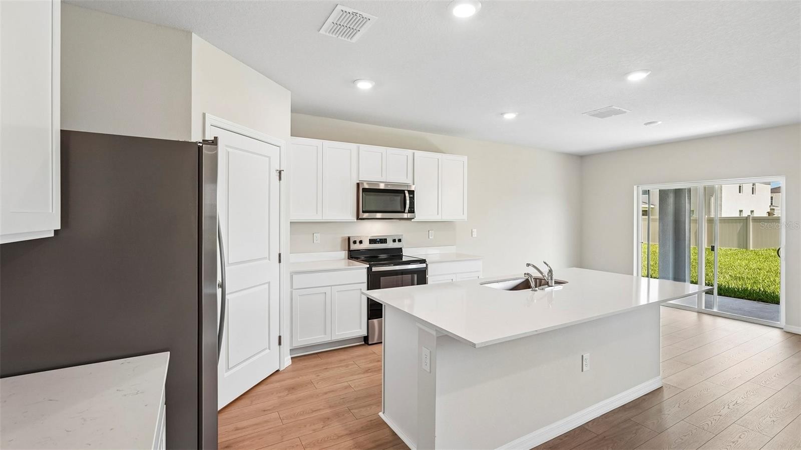 2944 FISHERY CT