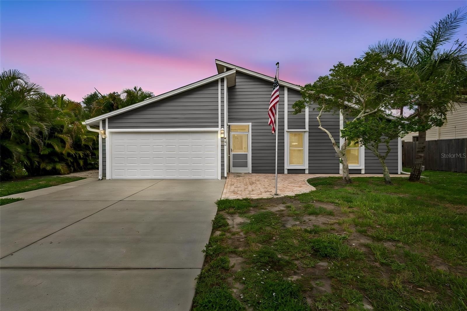 903 PLUM TREE LN