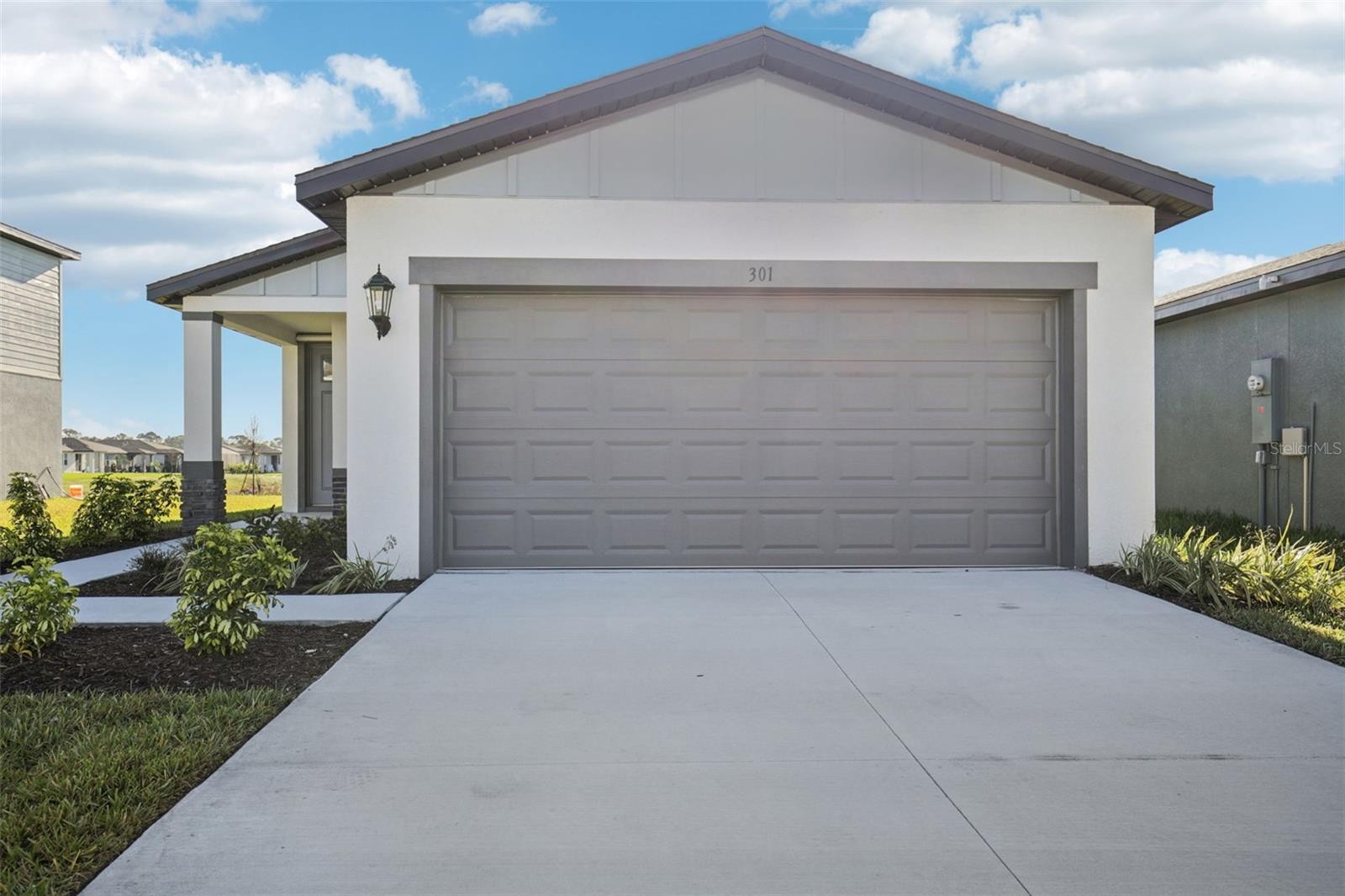 301 LAZY SHORE DR
