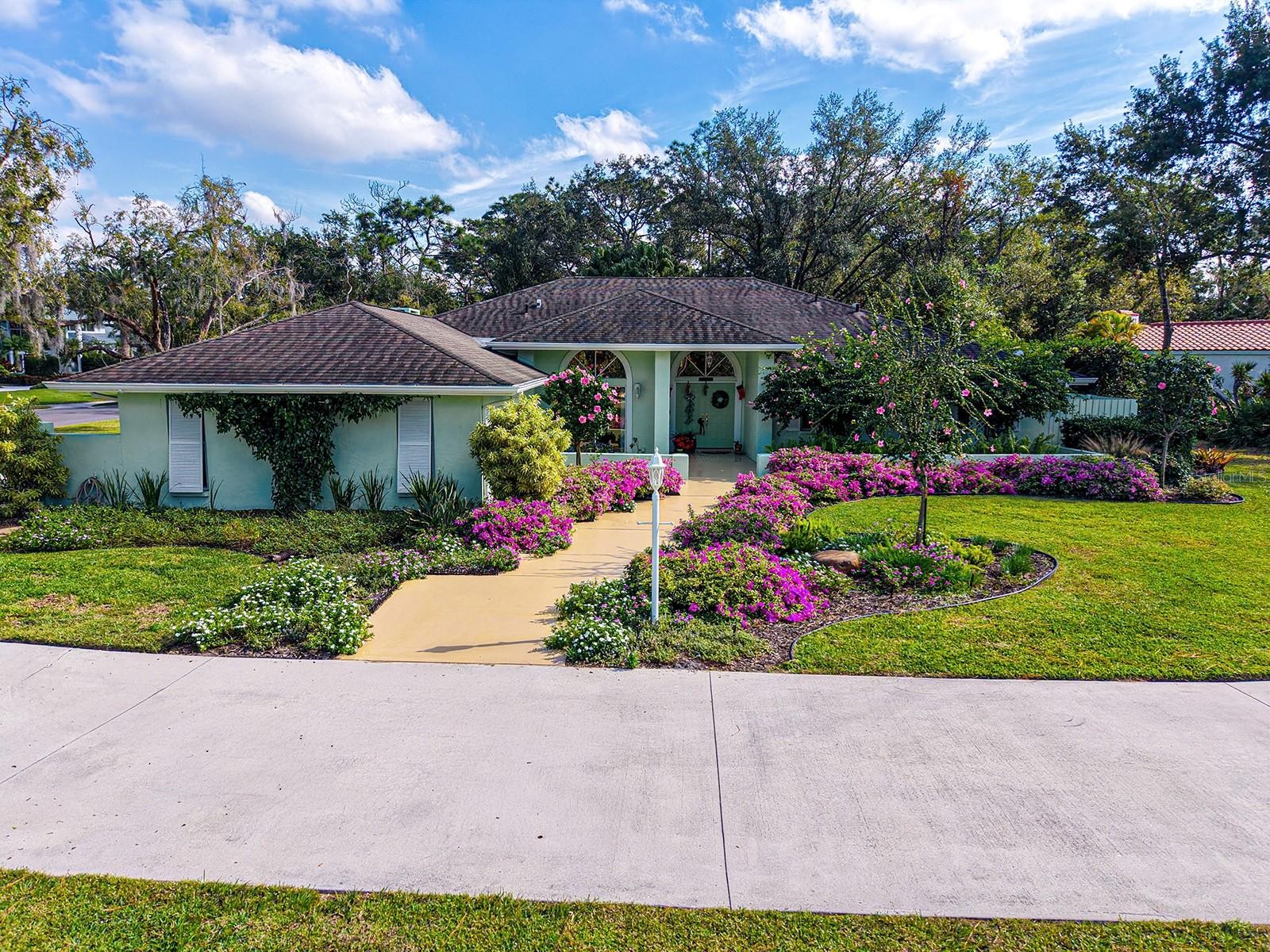 7604 WEEPING WILLOW CIR