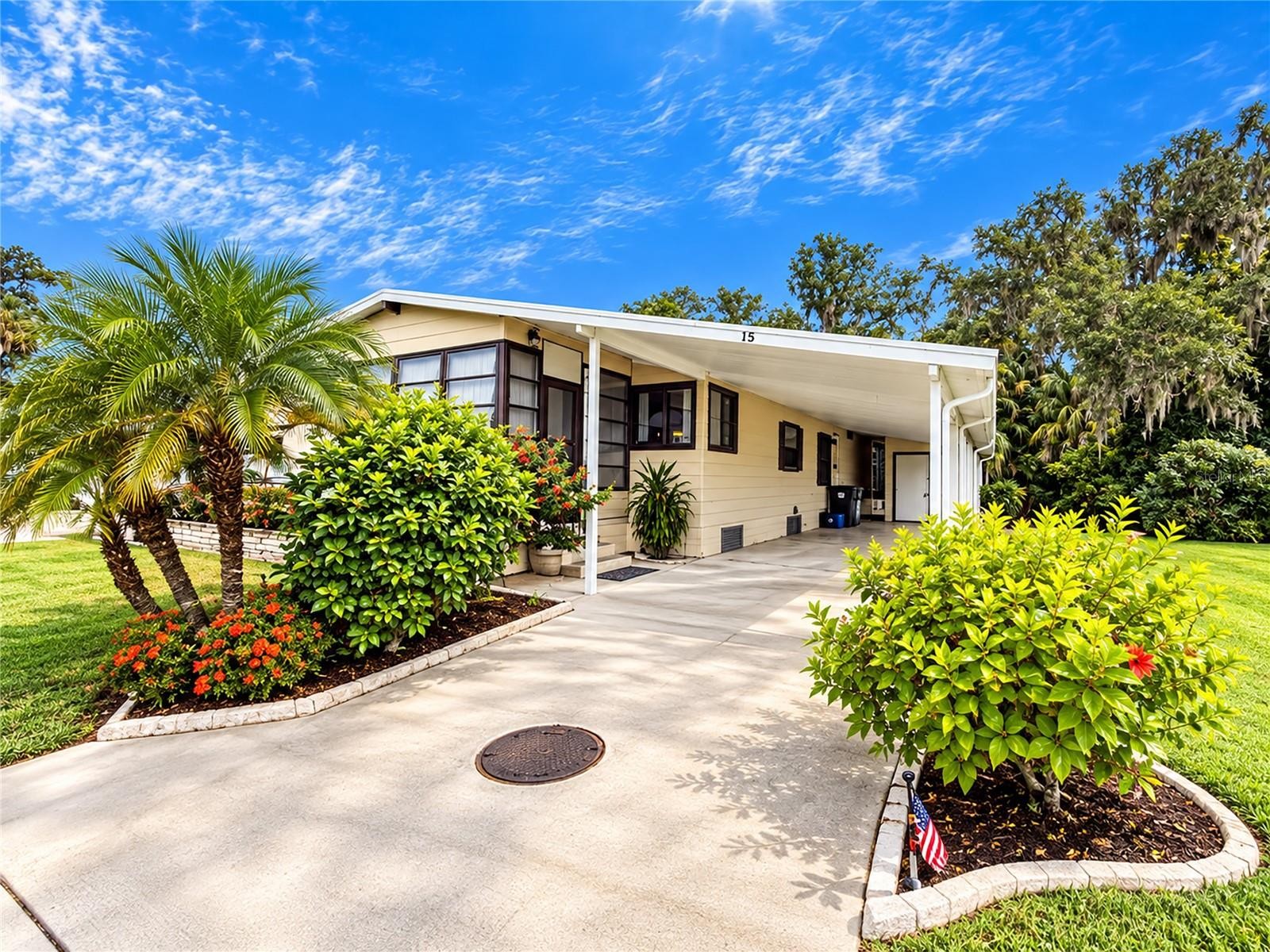 15 MEADOWLARK CIR