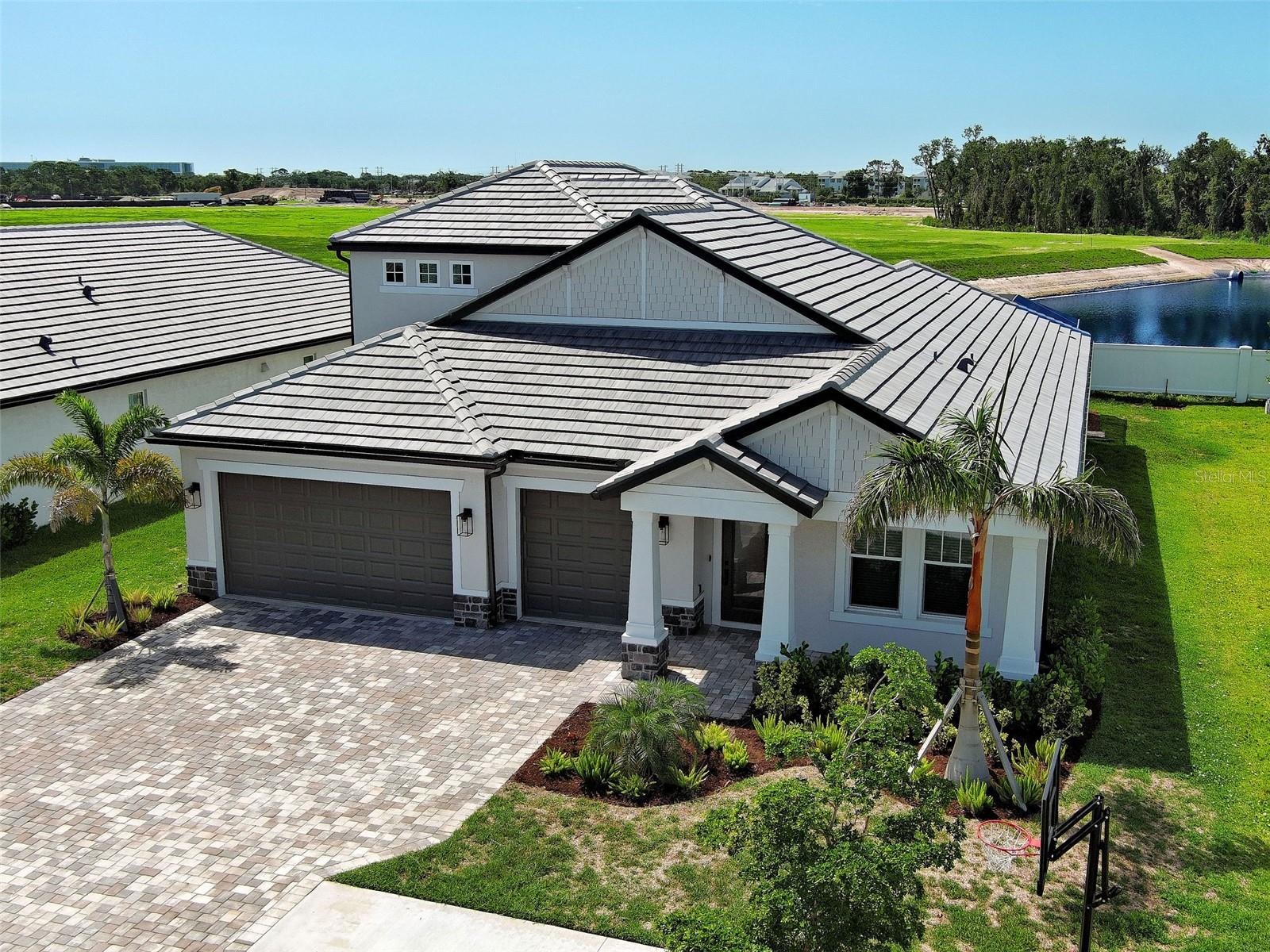 1684 LUGANO CIR