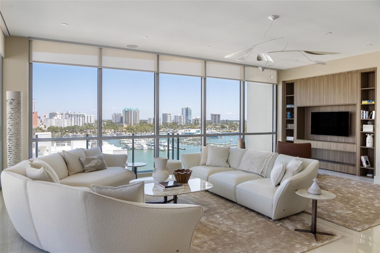 111 GOLDEN GATE PT #702