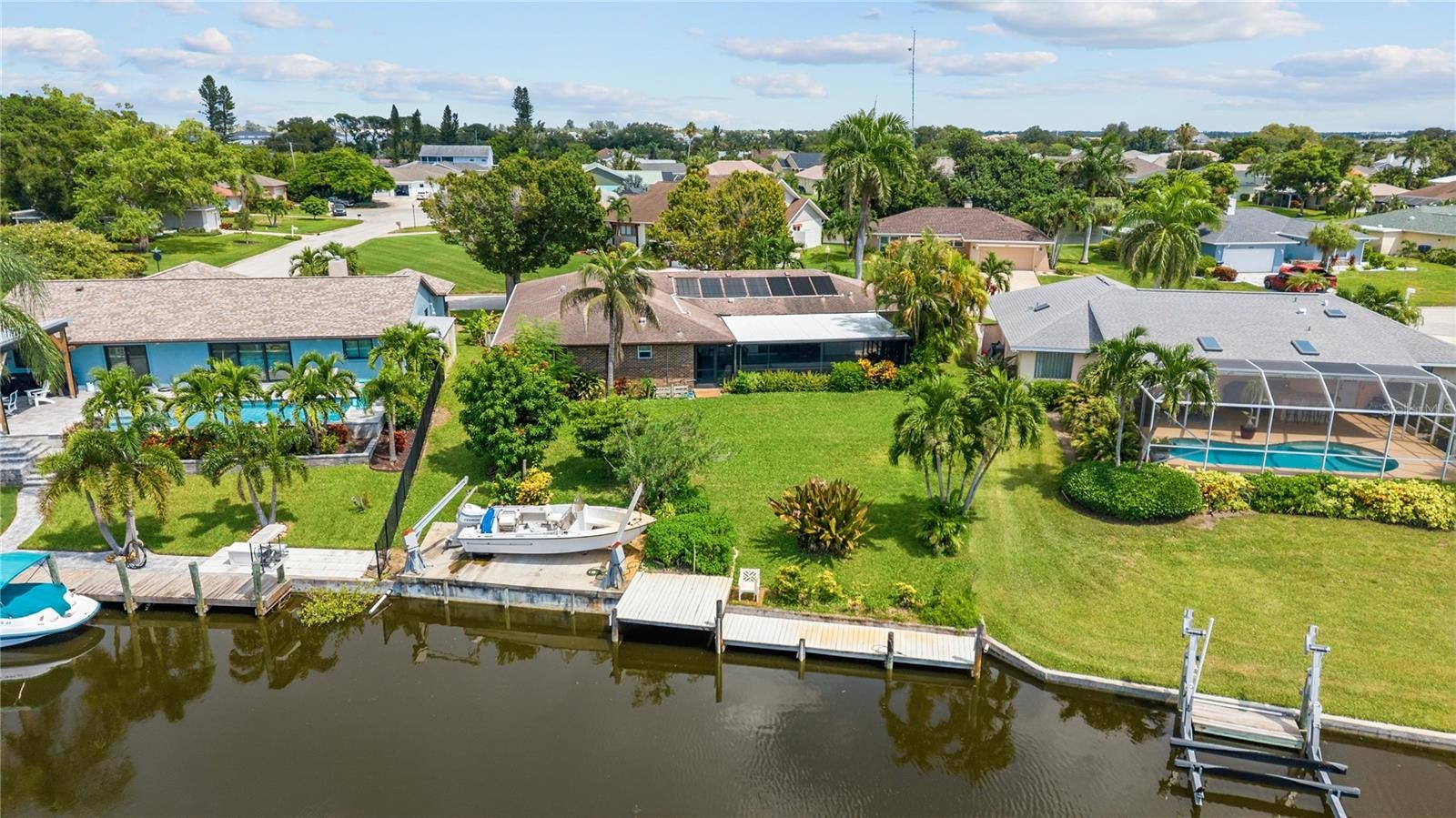 4612 CORAL LAKE DR