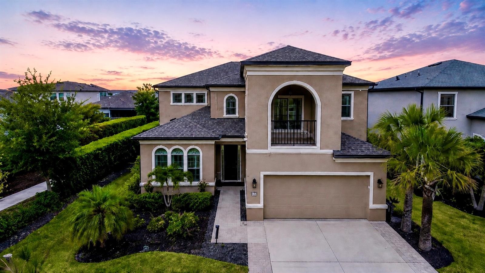 9085 LUNA LN