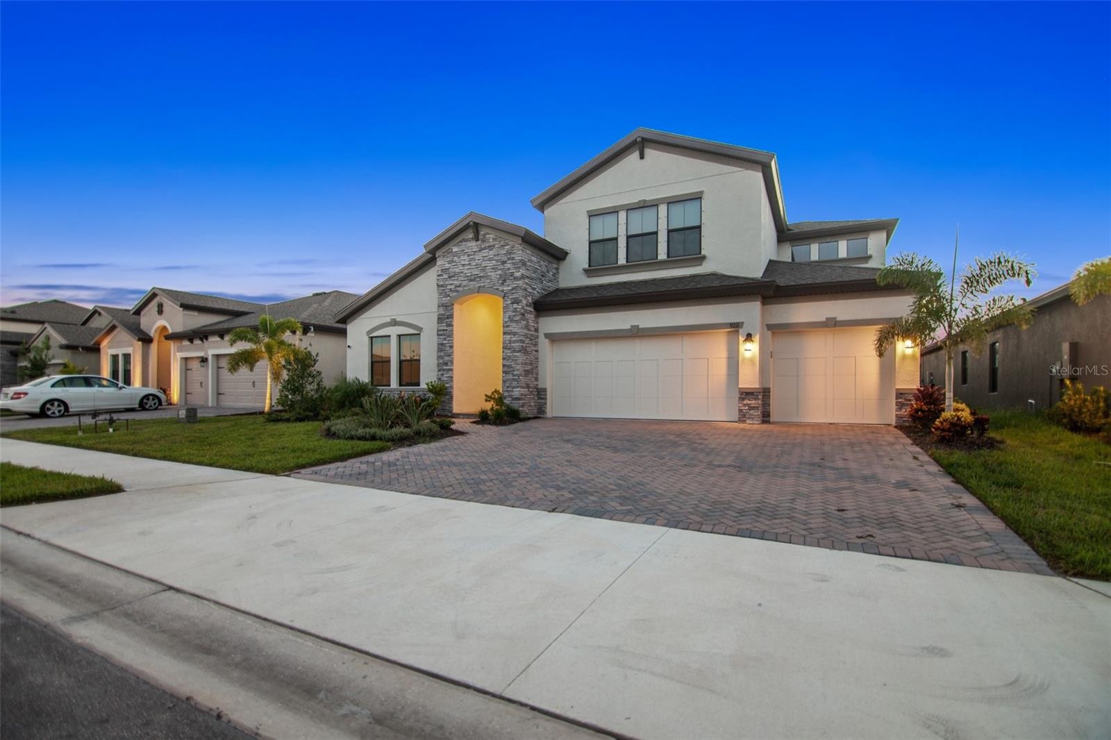 9211 ISABELLA CIR