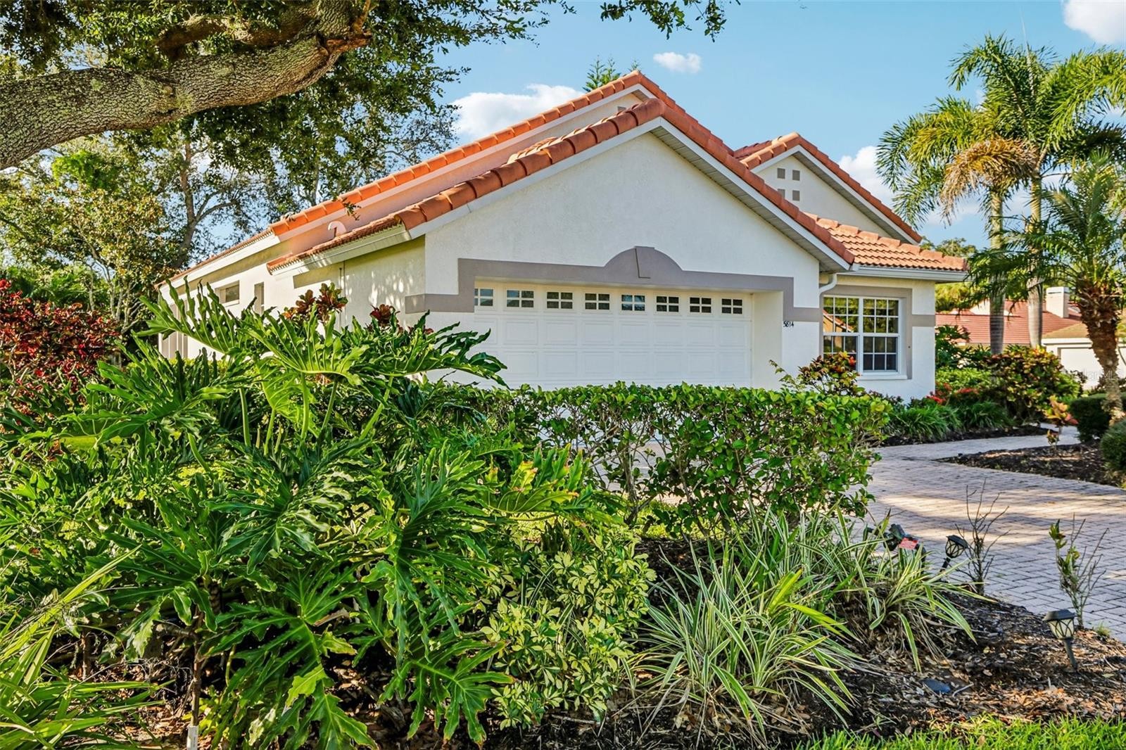 5814 FAIRWOODS CIR