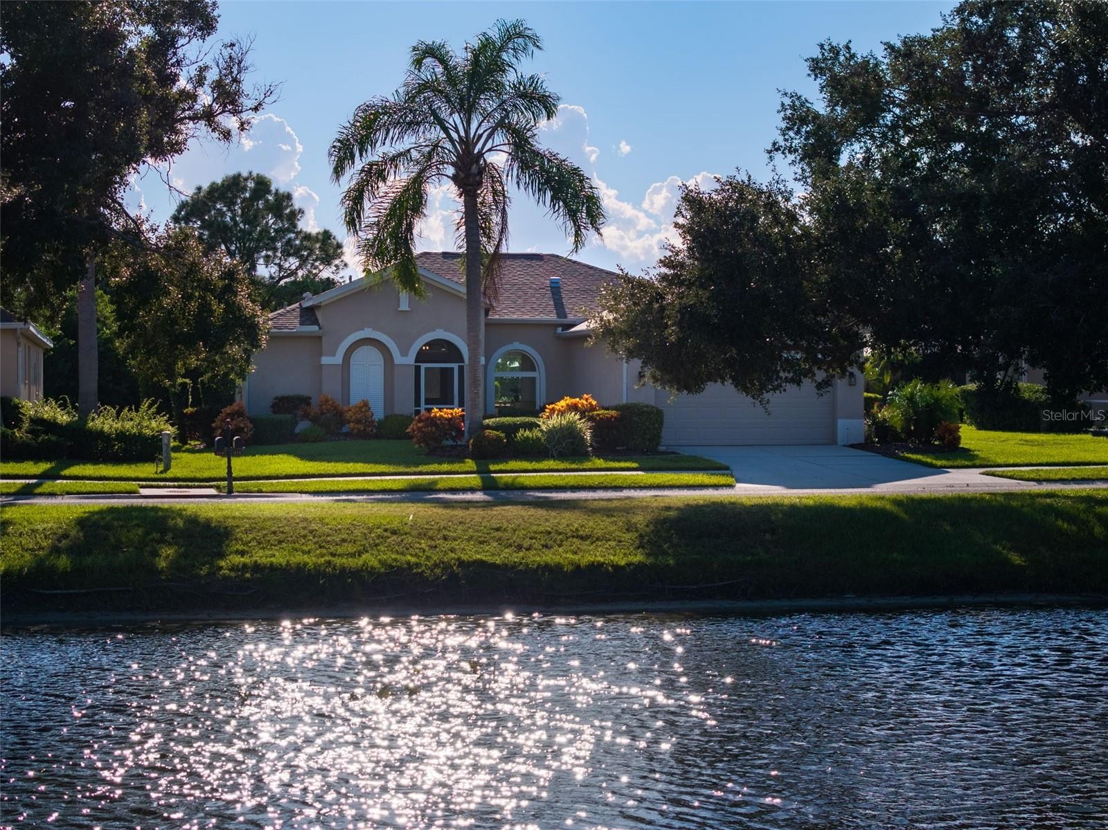 414 LONDONDERRY DR