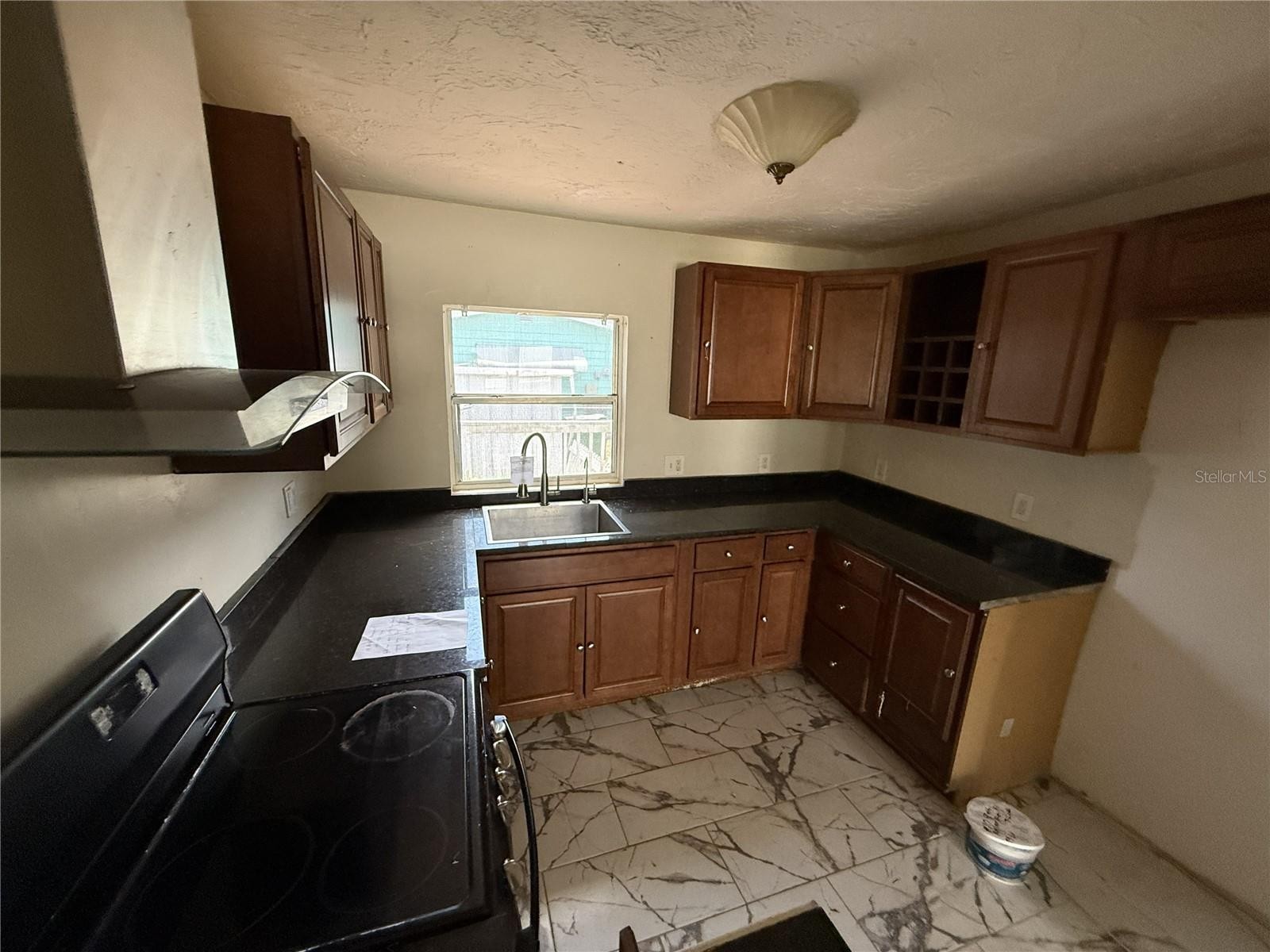 1810 9TH ST W